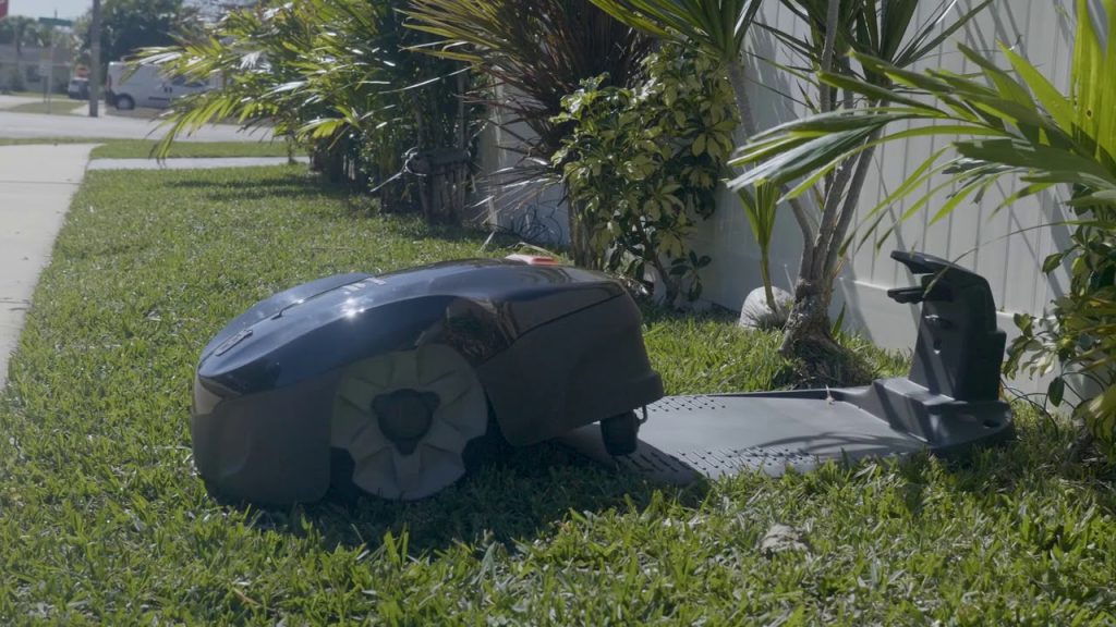 Comparing Battery Life in Modern Auto Lawn Mower Systems